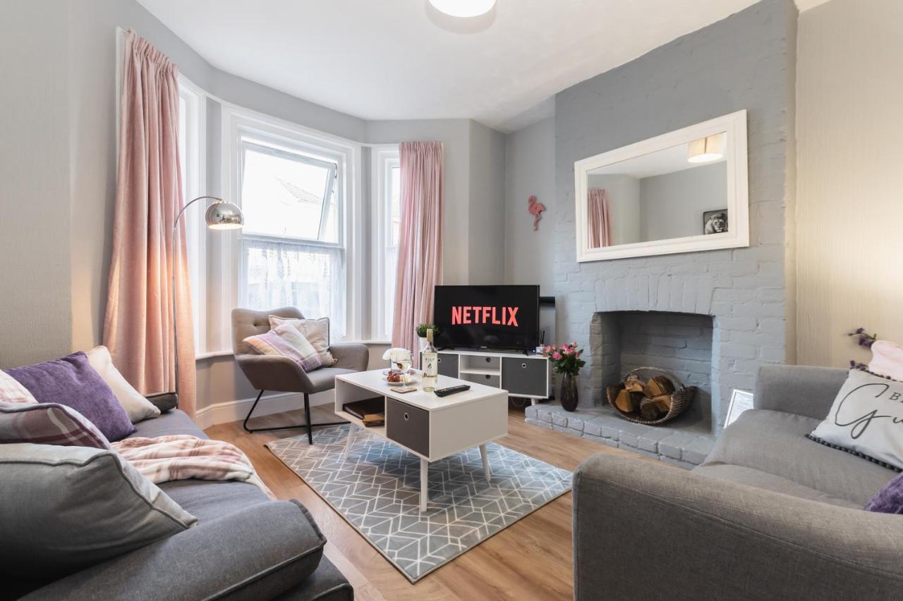 בורנמות' 3-Bedroom House L Fast Wi-Fi L Garden L Newly Decorated L Close To Shops And Restaurants מראה חיצוני תמונה