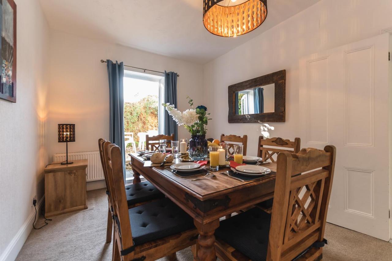 בורנמות' 3-Bedroom House L Fast Wi-Fi L Garden L Newly Decorated L Close To Shops And Restaurants מראה חיצוני תמונה